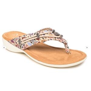 Minnetonka Silverthorne Sandals